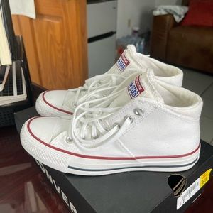 Women’s Converse hightop size 6